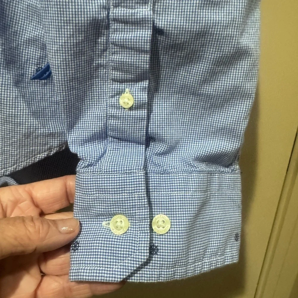 Good used condition nautica brand shirt. Sz xxl
